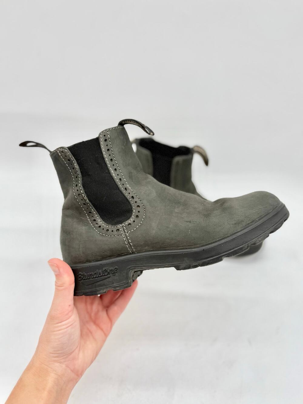 Blundstone Rustic Black 1630 Leather Pull-On Ankle Chelsea Boots Women's 7.5